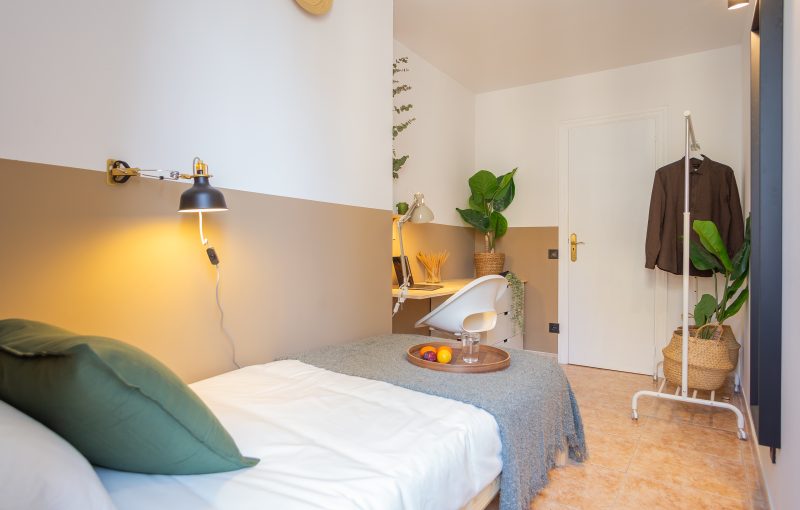 Pelai2 Single room with balcony