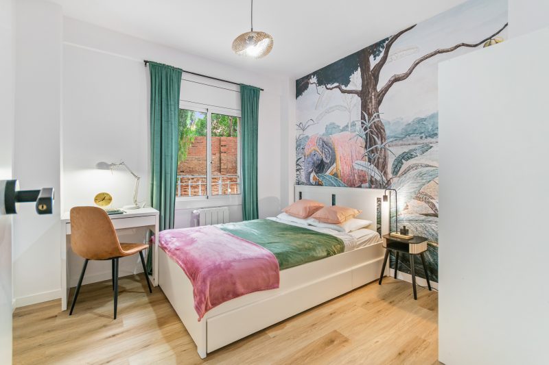 Aneto1 Amplia habitación doble en Nou Barris