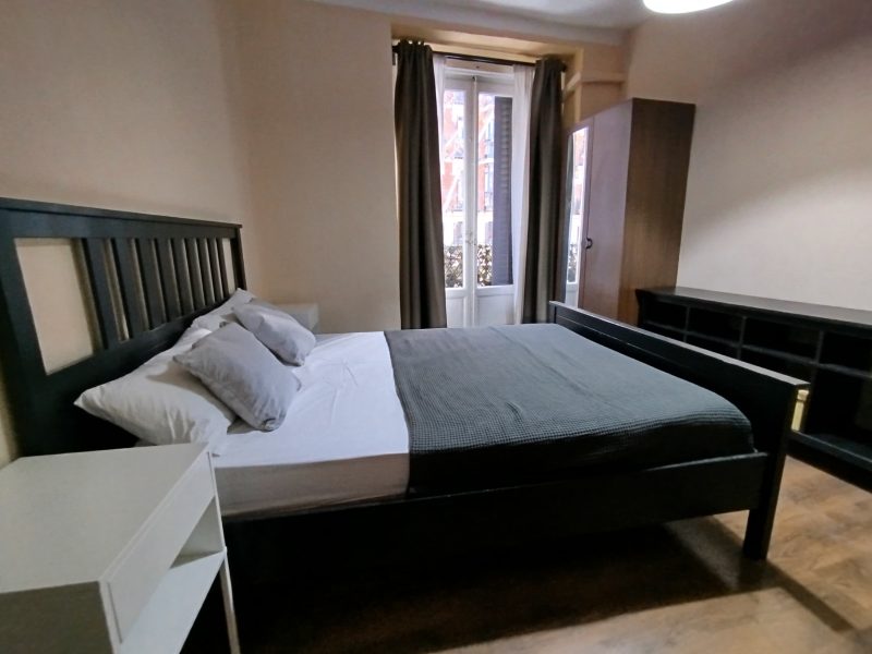 Room for Rent at Calle de Toledo, 50-03
