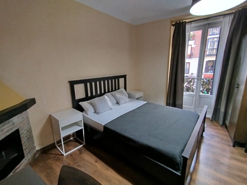 Room for Rent at Calle de Toledo, 50-03