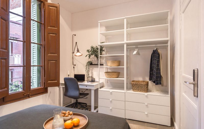Escorial102 Habitación doble con almacenaje en Gràcia