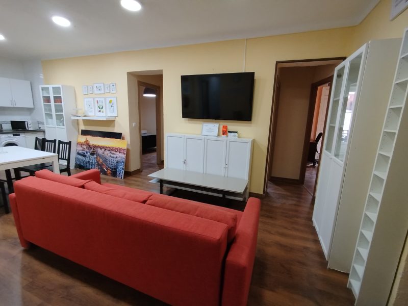 Room for Rent at Calle de Toledo, 50-02