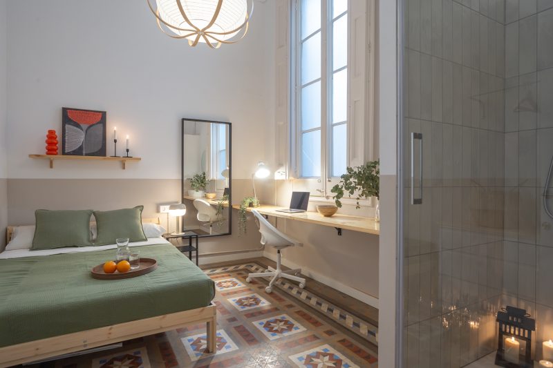 Claris8 Habitación doble amplia con ducha y lavabo privados