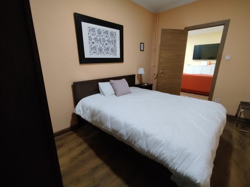 Room for Rent at Calle de Toledo, 50-04