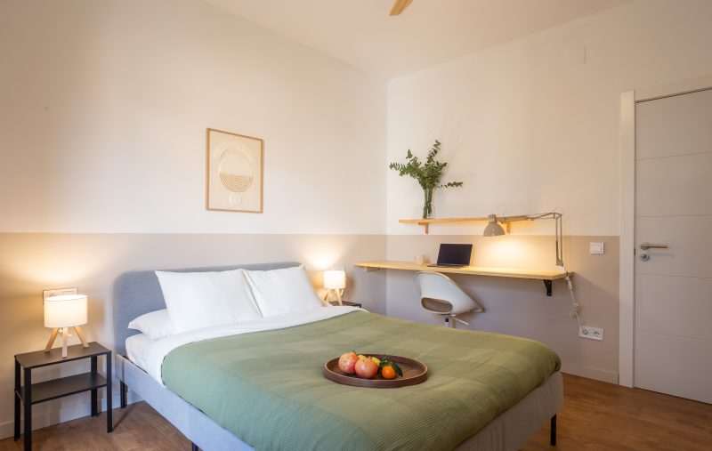 Ganduxer6 Amplia habitación doble con gran armario