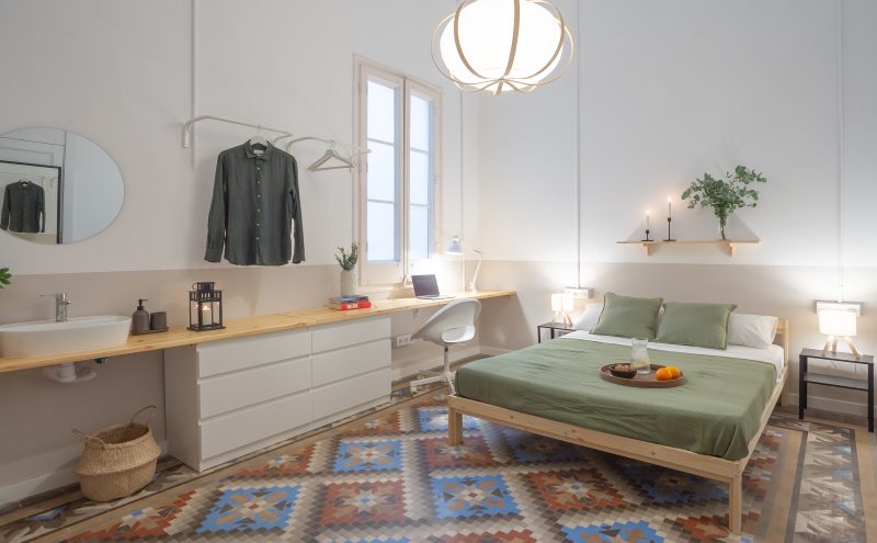 Pau5 Habitación doble con ducha y lavabo privados en Eixample