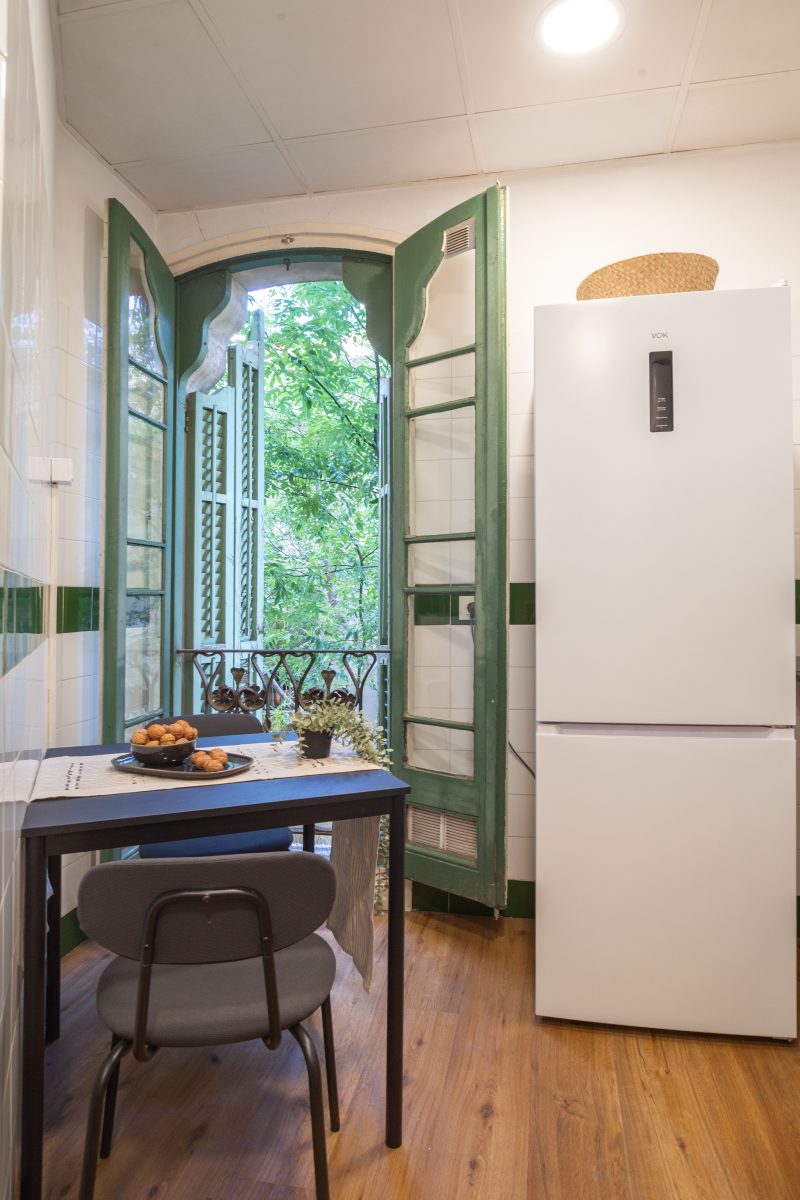 Comerc3 Habitación amplia con balcón y vistas