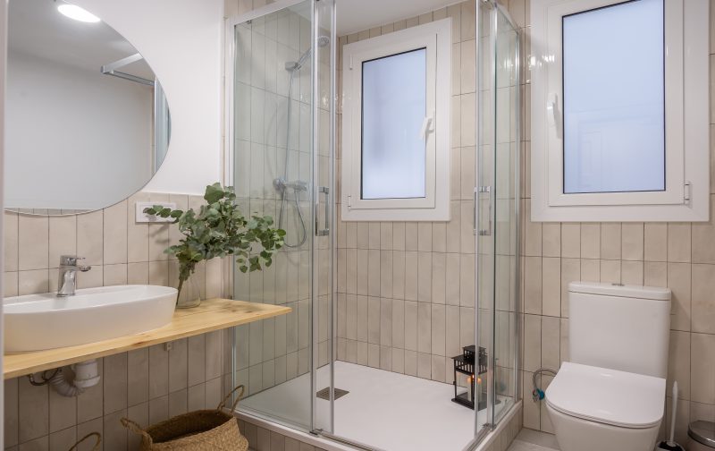Pau8 Habitación doble con balcón y zona de trabajo