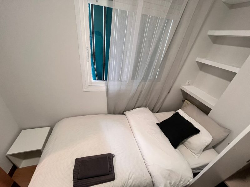 Room for Rent at Calle de Marcelina, 2-03