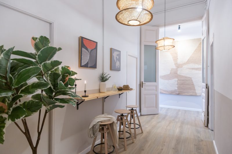 Pau8 Habitación doble con balcón y zona de trabajo