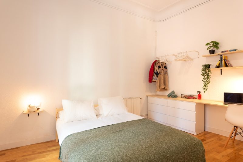 Gracia2 Soleada habitación doble con balcón