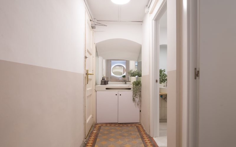 Pau8 Habitación doble con balcón y zona de trabajo