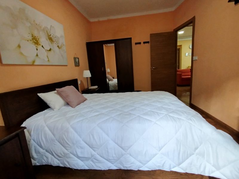 Room for Rent at Calle de Toledo, 50-01