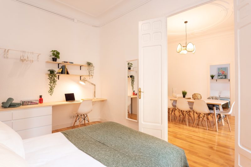 Gracia2 Soleada habitación doble con balcón