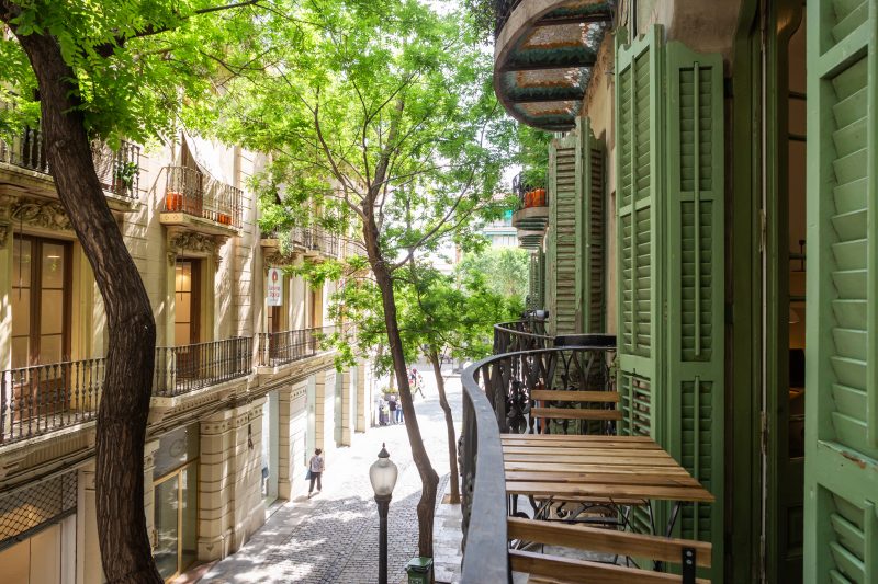 Pascual4 Habitación soleada con balcón privado