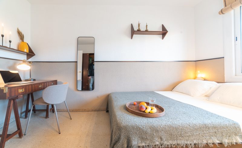 Garcilaso4 Bright double room with balcony