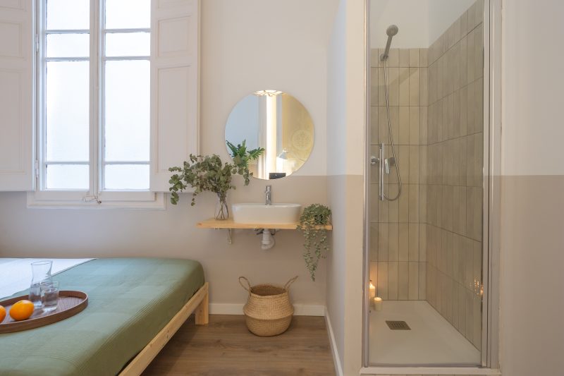 Claris4 Habitación doble con ducha y lavabo privados