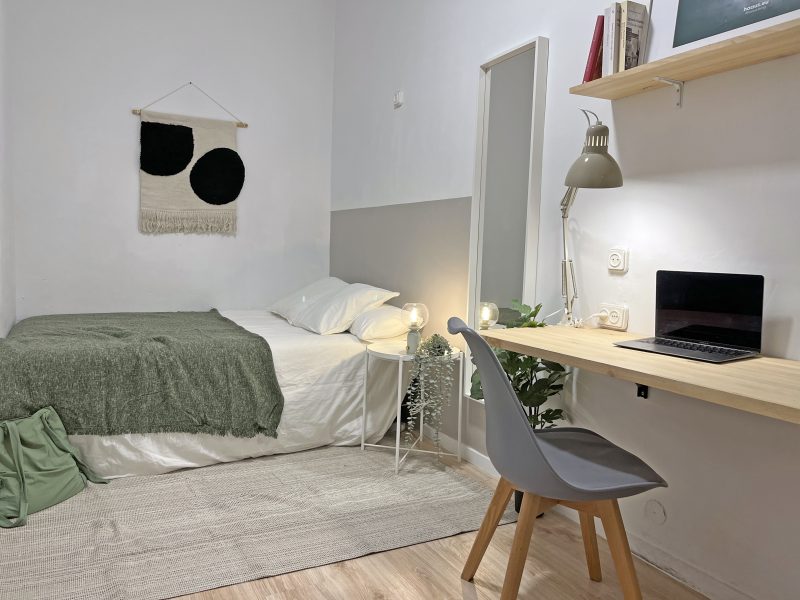 Urgell6 Habitación doble con vestidor anexo