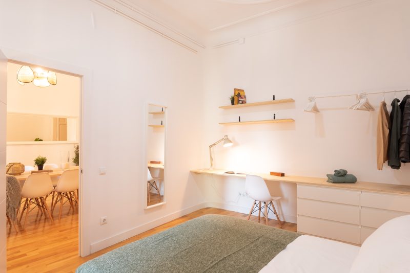 Gracia1 Soleada habitación doble con balcón