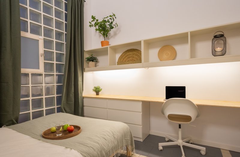 Born 9 · Habitación doble con techo alto
