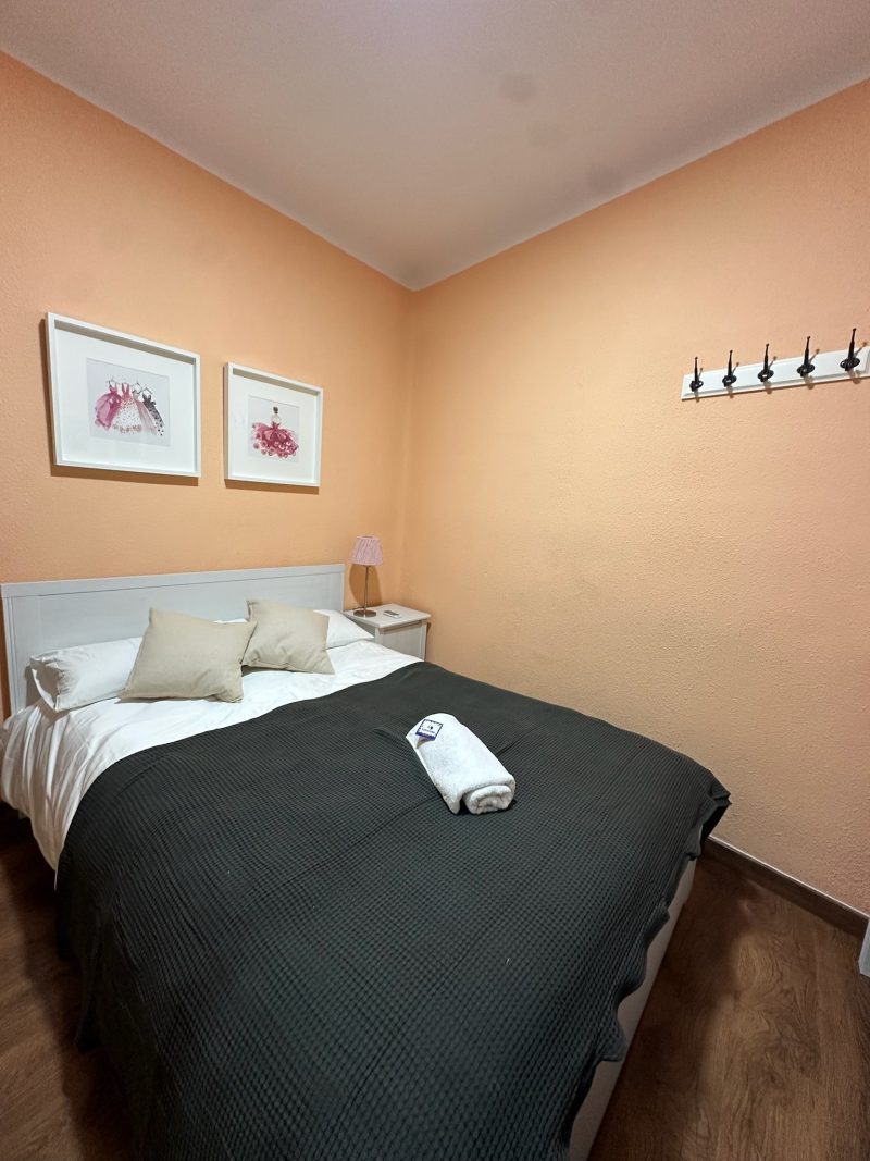 Room for Rent at Calle de Toledo, 50-07