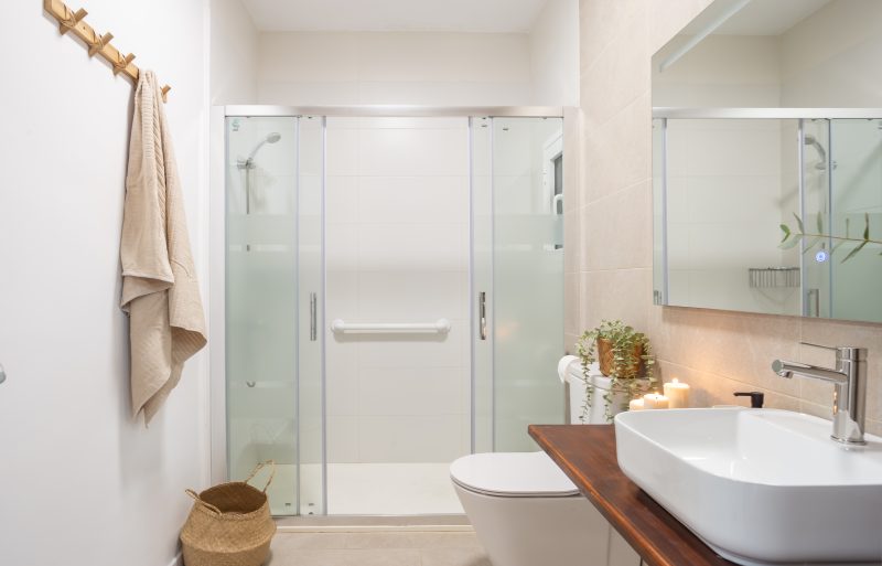 Ganduxer6 Amplia habitación doble con gran armario