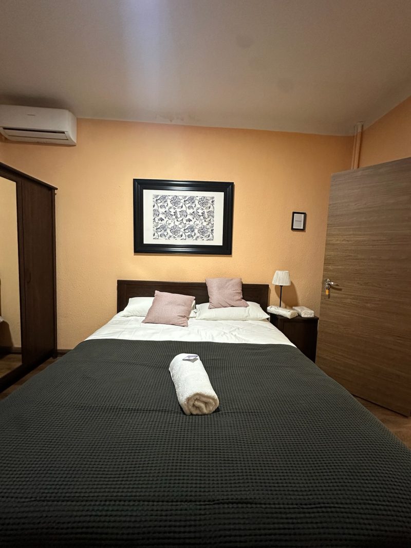 Room for Rent at Calle de Toledo, 50-04