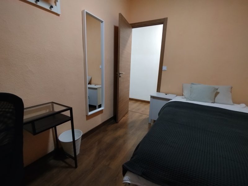 Room for Rent at Calle de Toledo, 50-05