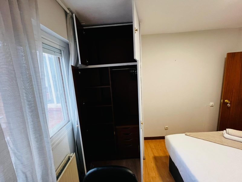 Room for Rent at Calle de Marcelina, 2-02