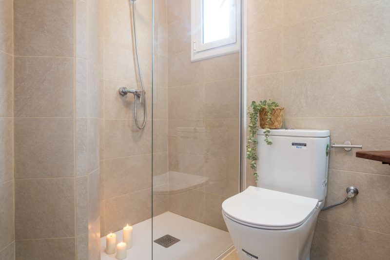 Ganduxer1 Habitación acogedora con baño privado