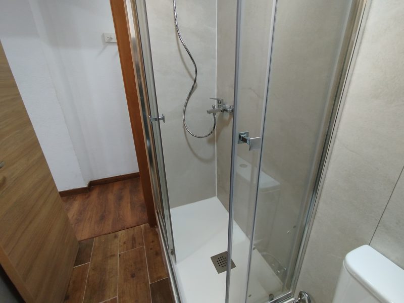 Room for Rent at Calle de Toledo, 50-01