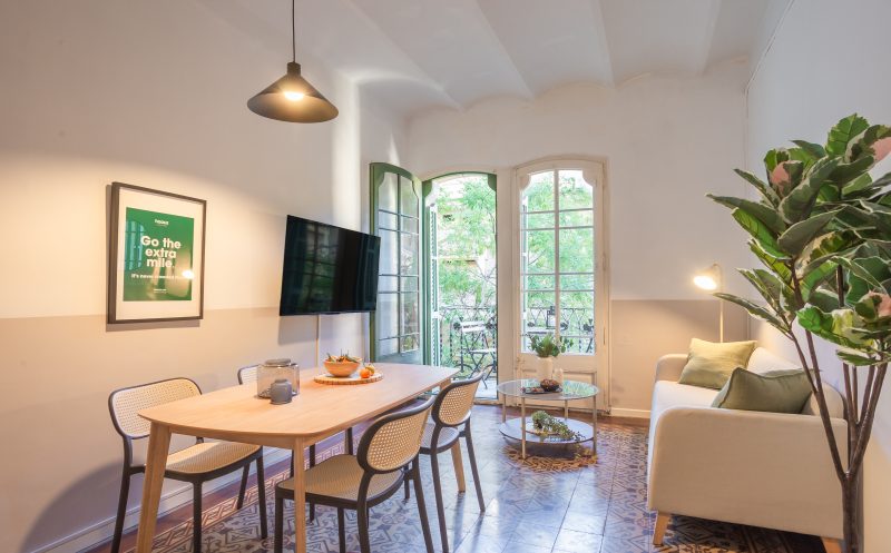 Comerc3 Habitación amplia con balcón y vistas