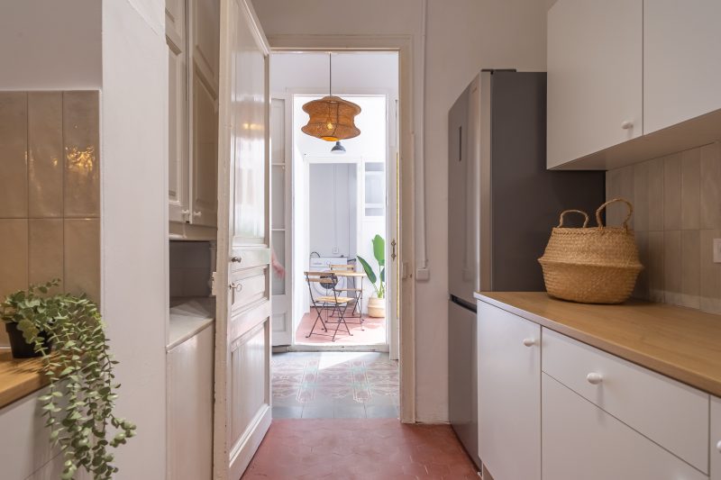 Pascual4 Habitación soleada con balcón privado