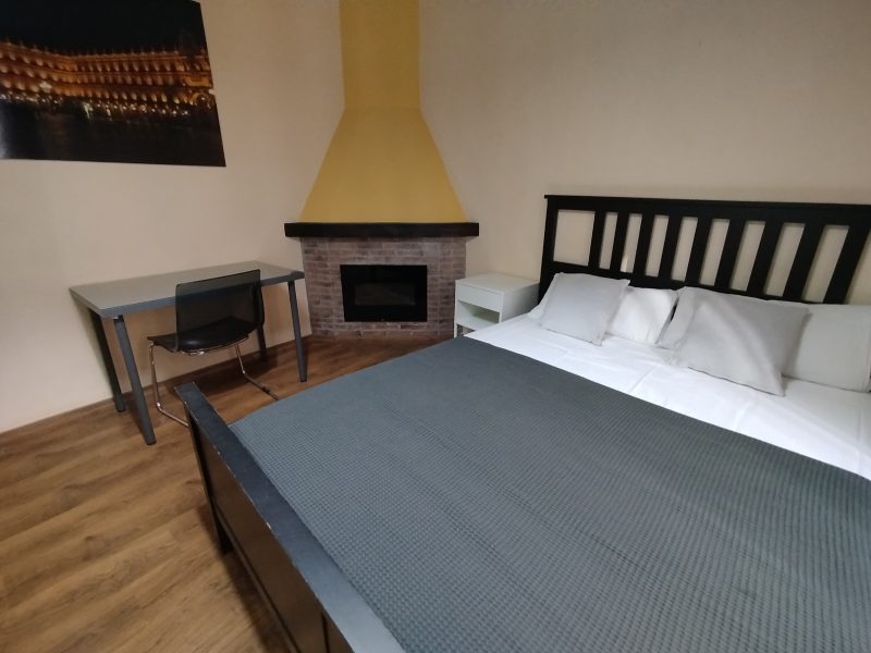 Room for Rent at Calle de Toledo, 50-03