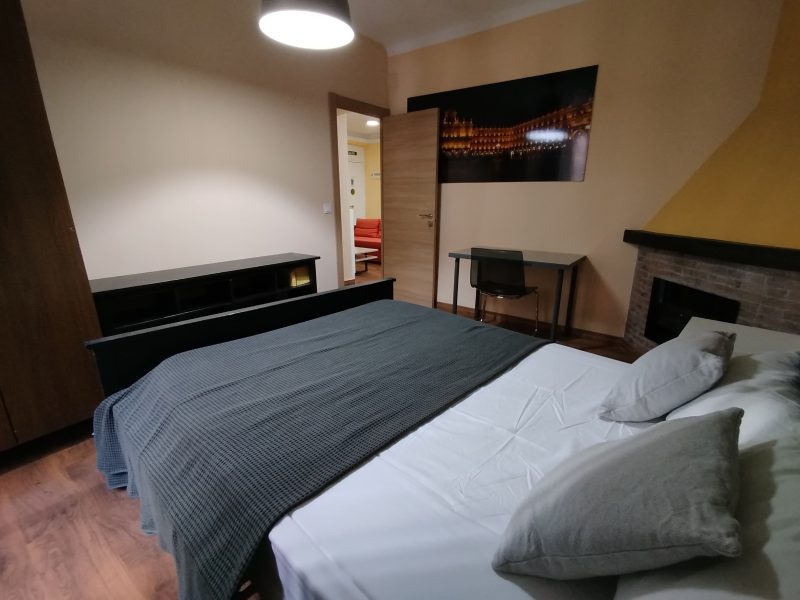 Room for Rent at Calle de Toledo, 50-03