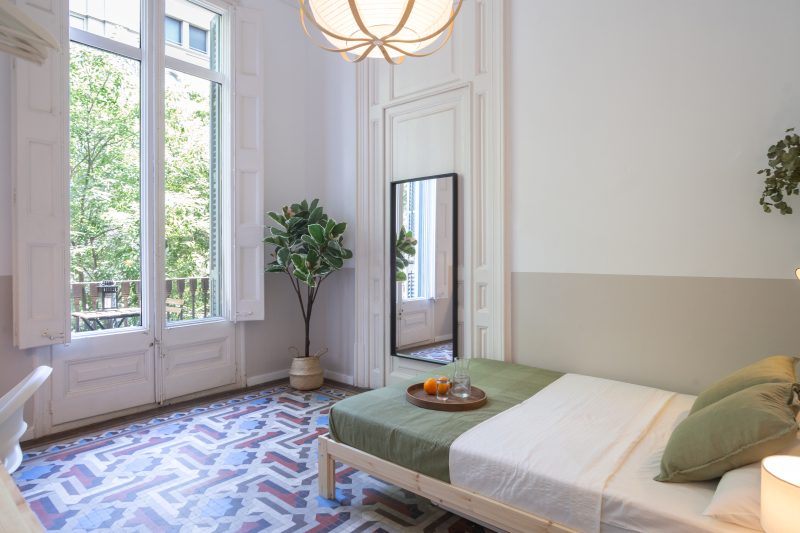 Claris2 Habitación doble luminosa con balcón privado y mosaico Nolla