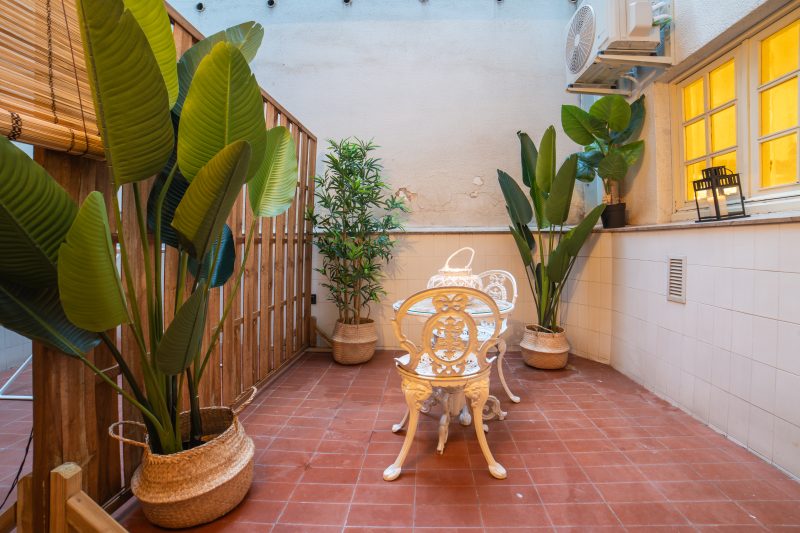 Garcilaso4 Bright double room with balcony