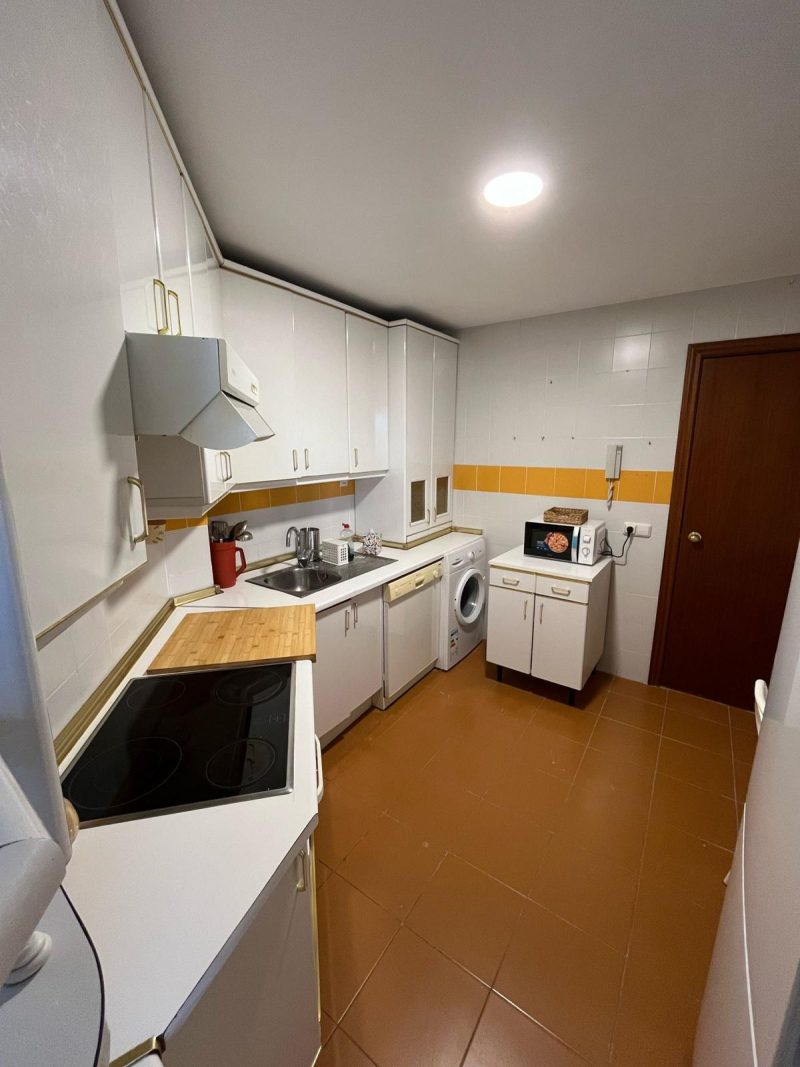 Room for Rent at Calle de Marcelina, 2-01